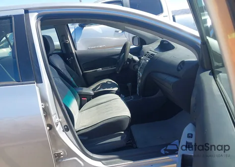 2009 Toyota Yaris z USA, uszkodzony, nr VIN JTDBT903X94059397